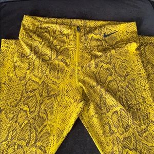 Yellow Nike snakeskin set